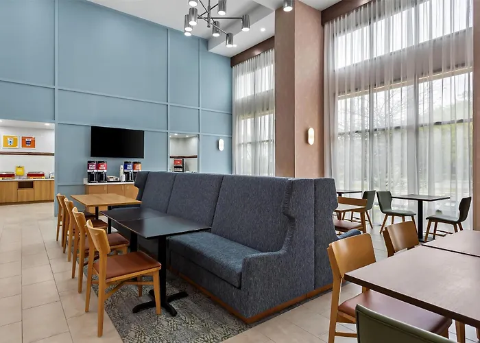 Hampton Inn & Suites Bolingbrook