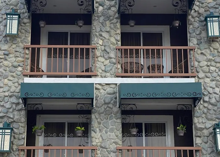 Sola Hotel & Sola Bed And Breakfast