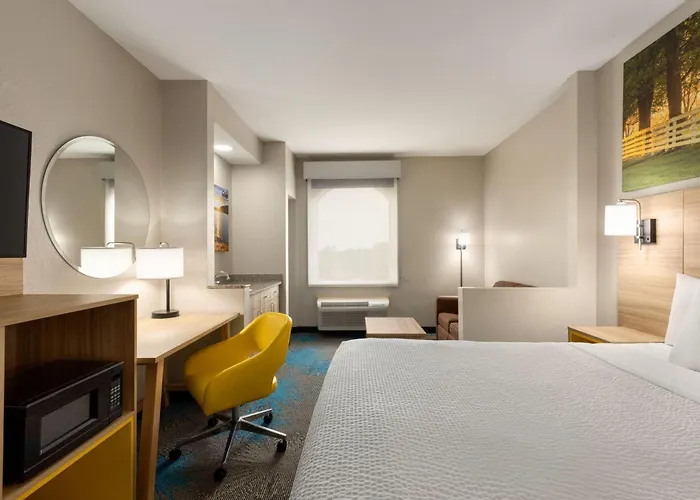 Days Inn & Suites By Wyndham Prattville-Montgomery