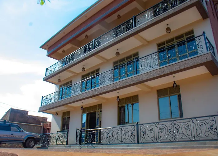Kanye Bridge Hotel Jinja