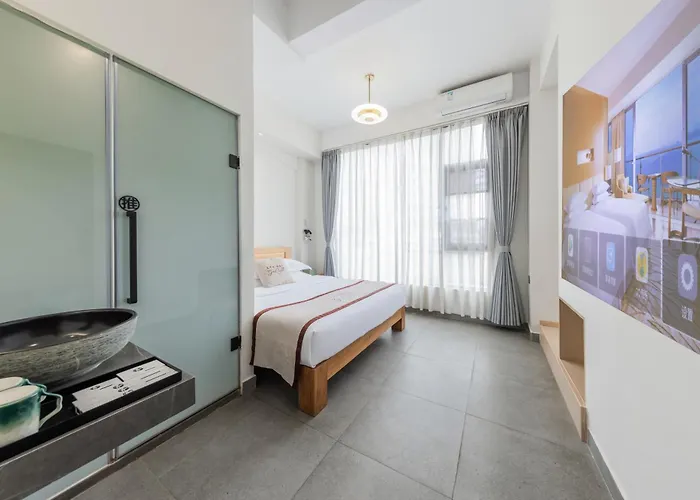 Stargazing Platform Inn - Heart Of Old Canton
