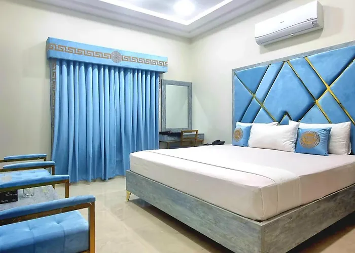 Pakeeza Hotel - Faisal Town