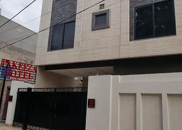 Pakeeza Hotel - Faisal Town