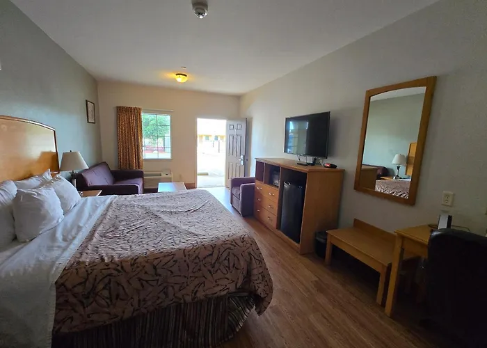 Whitesboro Inn & Suites
