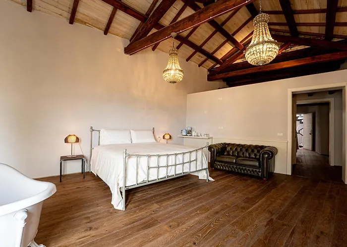 Hotel D H Lawrence