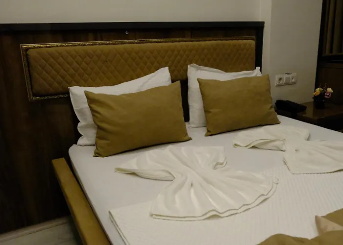 Grand Diamond Hotel