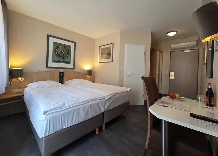 Hotel Garni "Am Ellinger Tor"