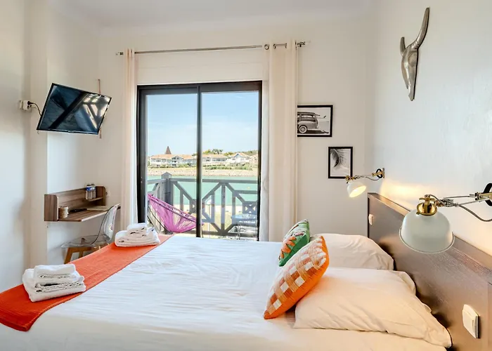 Single Fin Hotel & Lodge