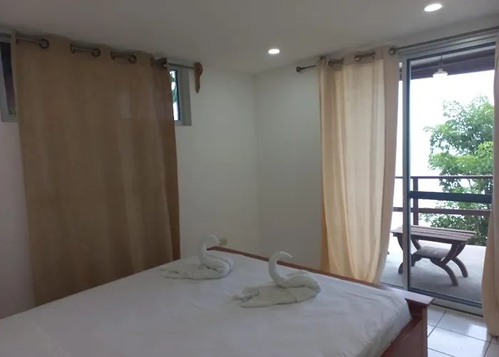 Magnific Rock - Surf Resort & Yoga Retreat Nicaragua