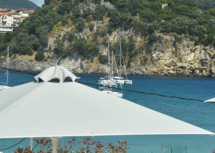 Alboro Seaside Suites