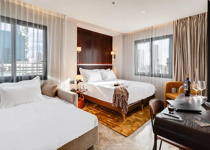 Fiori 41-By Adam Hotels