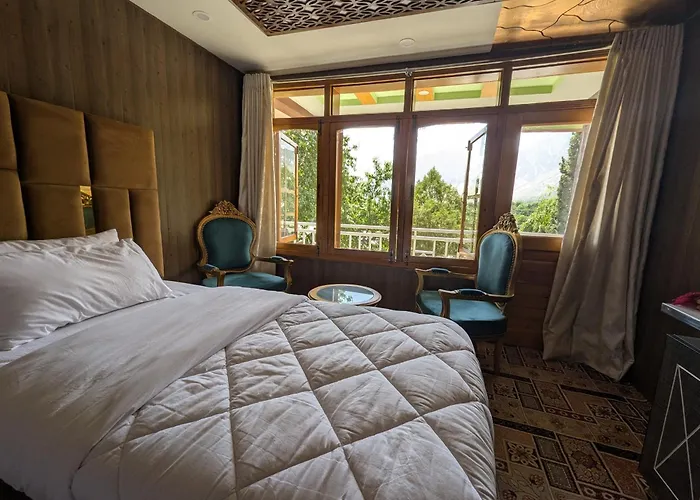 The Jade Palace, Hunza