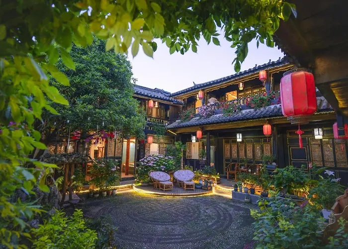 Yiyuan Snow Mountain View Historical Naxi House - Lijiang Old Town Mufu Branch - English Service And Tour Arrangement