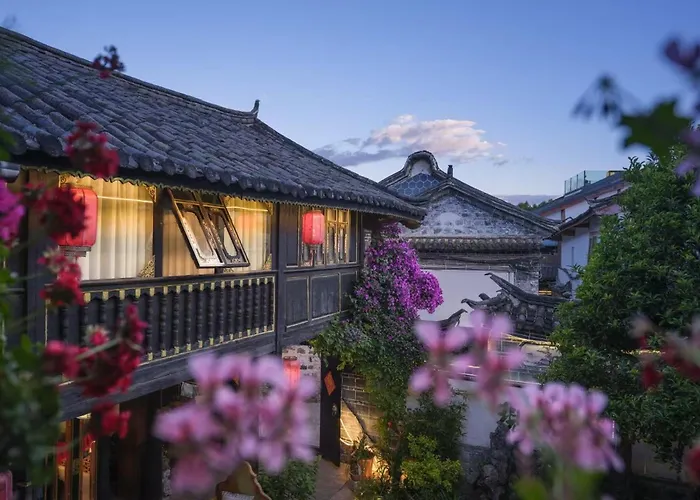 Yiyuan Snow Mountain View Historical Naxi House - Lijiang Old Town Mufu Branch - English Service And Tour Arrangement