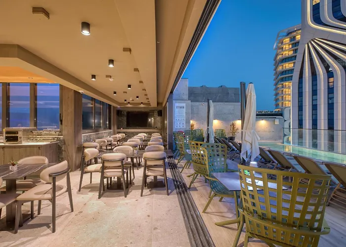 Vita Hotel & Rooftop