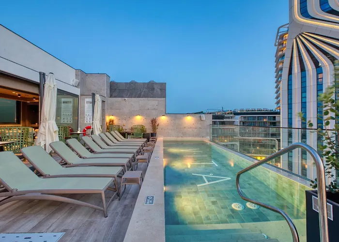 Vita Hotel & Rooftop