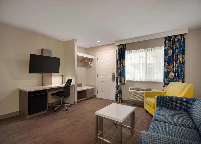 Days Inn By Wyndham Kelowna