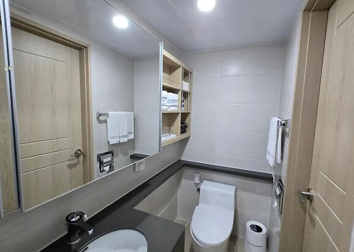 Chungchoho Best Hotel