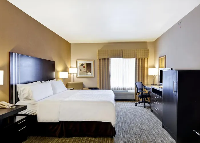 Holiday Inn Express Hotel & Suites Milwaukee-New Berlin By Ihg