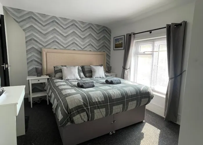 Great Georges Retreat Central Weymouth Beach Contactless Smart Accommodation