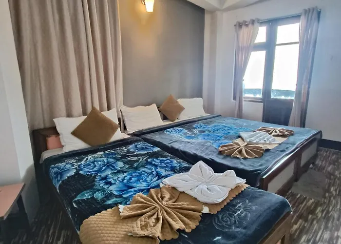 Hotel Sakura Mountain View Near Darjeeling Toy Train Station