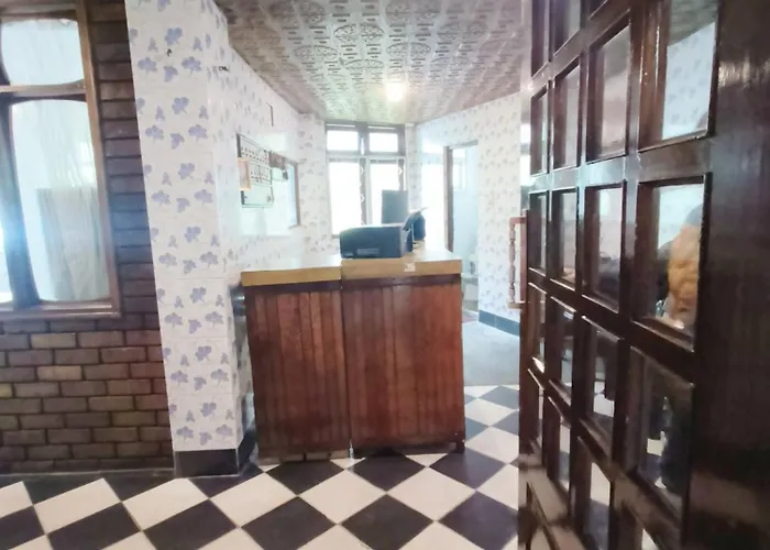 Hotel Sakura Mountain View Near Darjeeling Toy Train Station