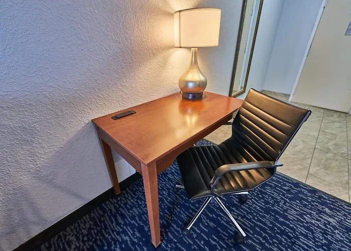 Hyannis Plaza Hotel