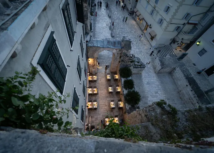 Hotel Peristil