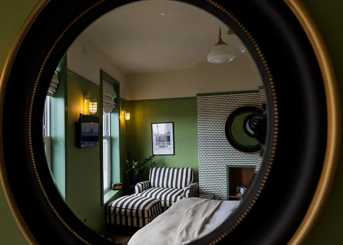 The London & Paris Hotel