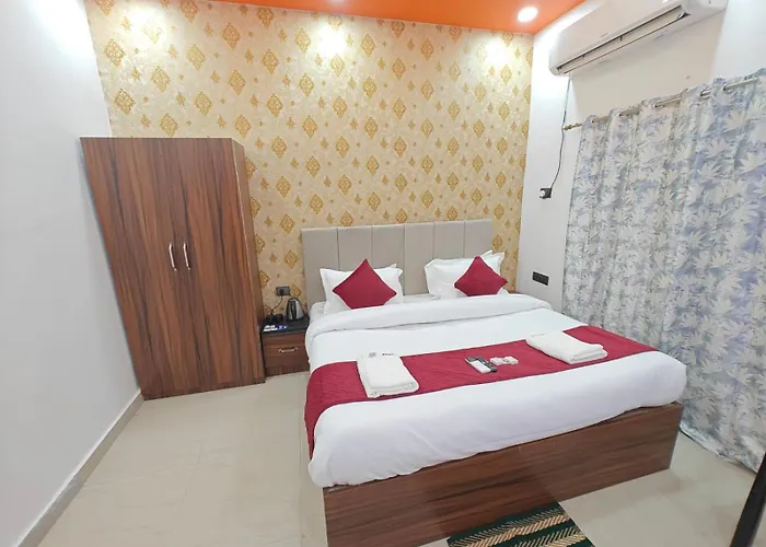 Hotel The R L Palace - "A Luxurious Hotel" 900 Meters From Ram Mandir Ayodhya