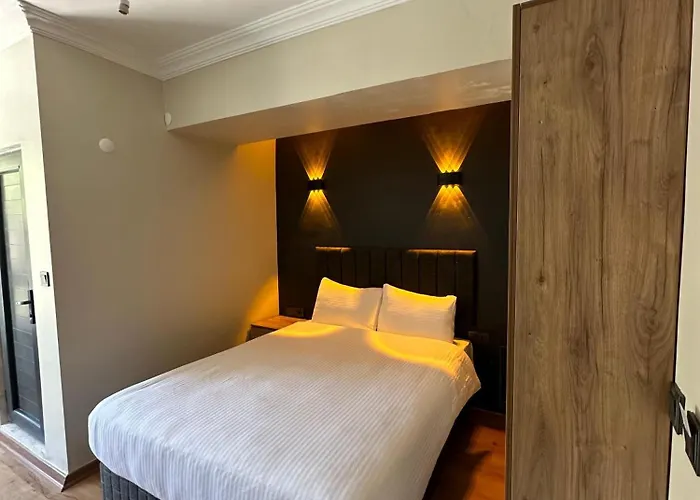 Van Orient Hotel