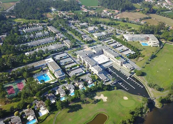 125 House - Swimming Pool, Tennis, Golf & Nature