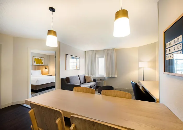 Sonesta Simply Suites Birmingham Hoover