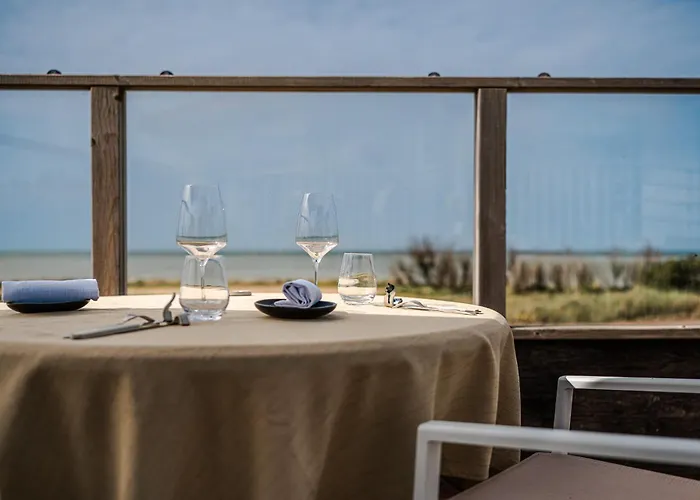 Logis Hotellerie Les Brisants , Restaurant J M Perochon