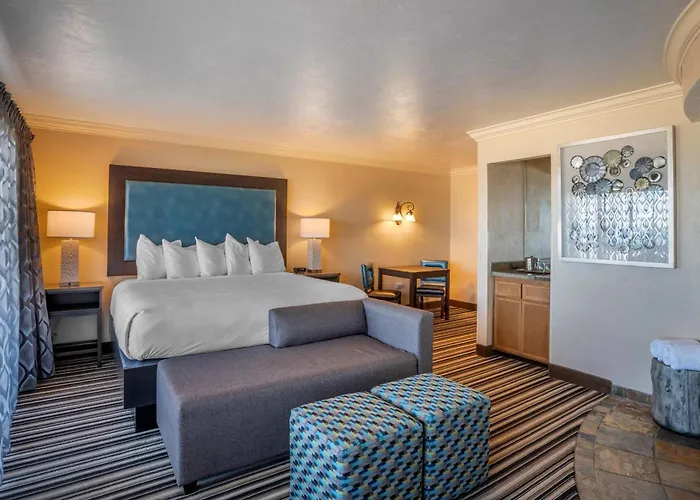 Lincoln Sands Oceanfront Resort, An Ascend Collection Hotel