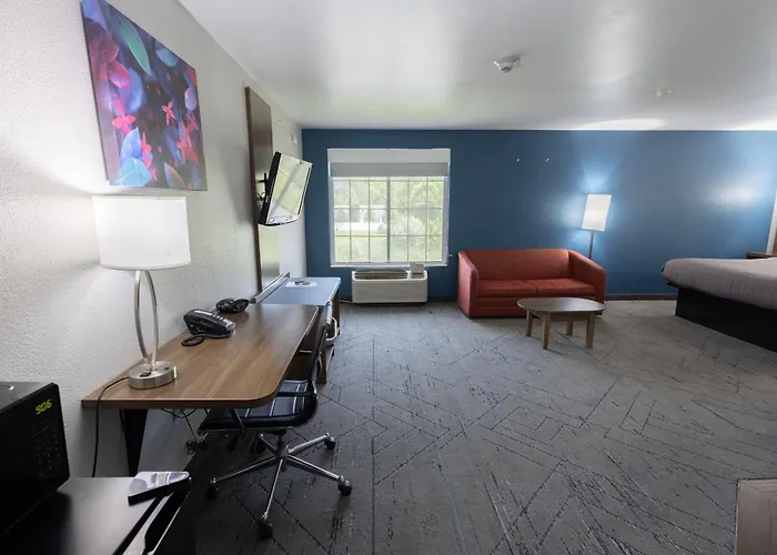 Countryside Inn And Suites