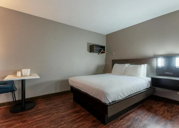 Studio 6 Limon, Co I 70
