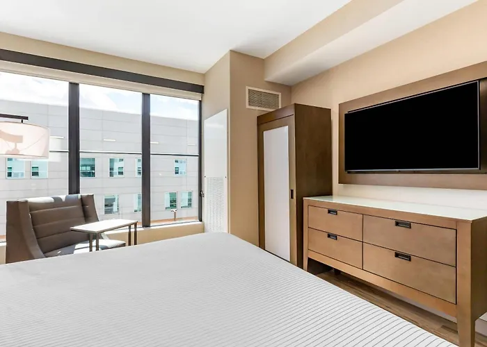 Cambria Hotel New Haven University Area
