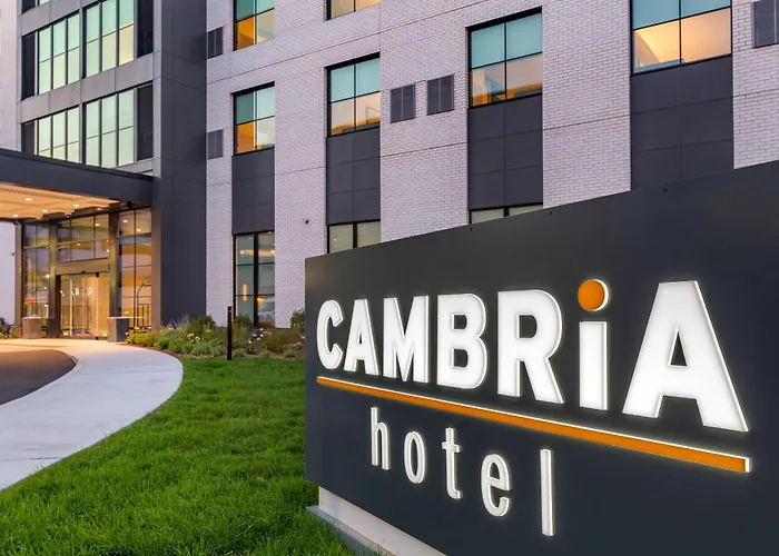 Cambria Hotel New Haven University Area