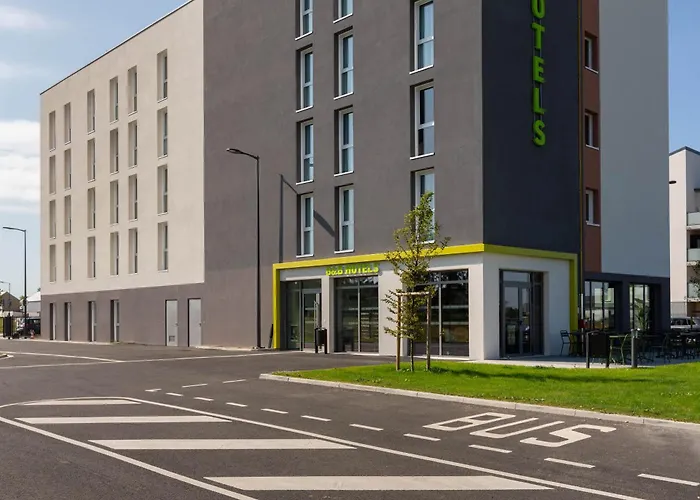 B&B HOTEL Orléans Saran