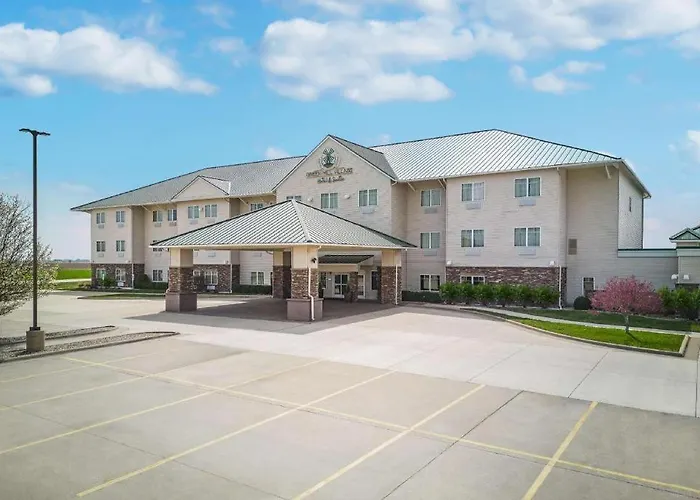 Green Mill Village Hotel & Suites, BW Signature Collection