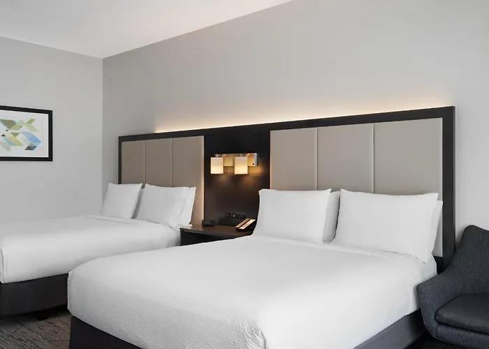Holiday Inn Express & Suites - Tampa East - Ybor City By Ihg