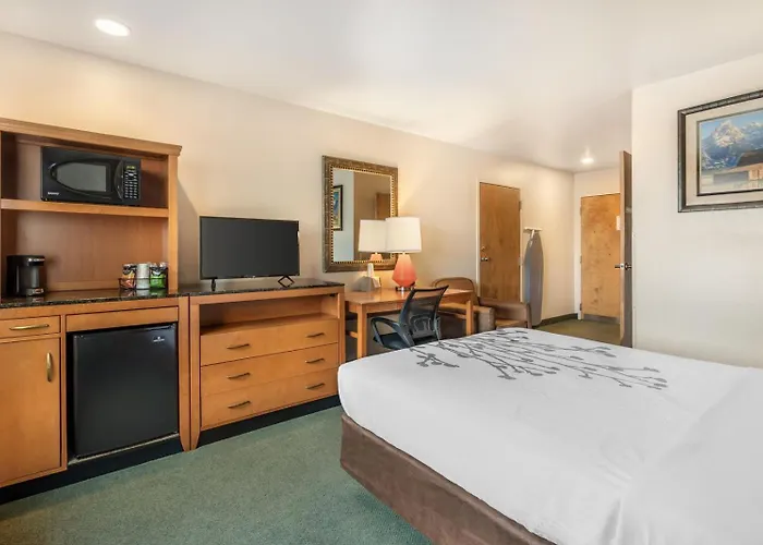 Colstrip Inn & Suites