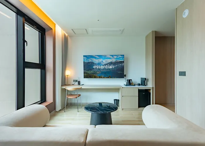 Hound Hotel Hyeoksindosi Branch