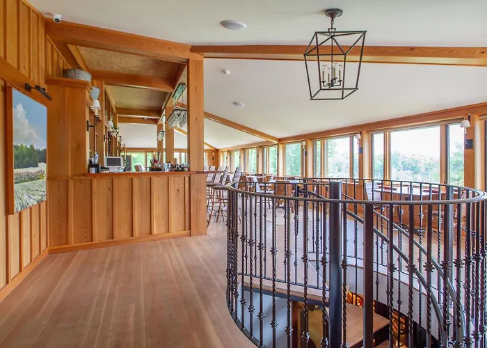 The Leland Lodge