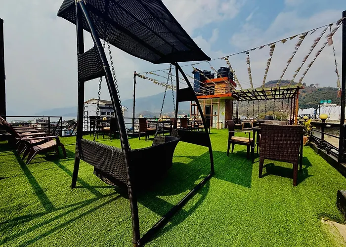 Hotel Middle Path & Spa