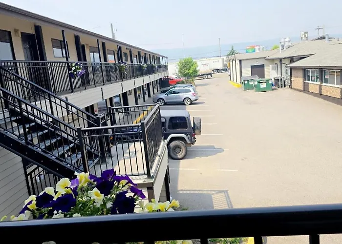 Camelot Court Motel