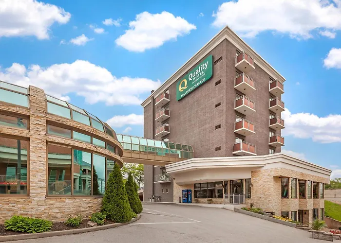 Quality Hotel Fallsview Cascade Niagara Falls