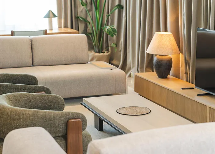 Infinity Hotel & More