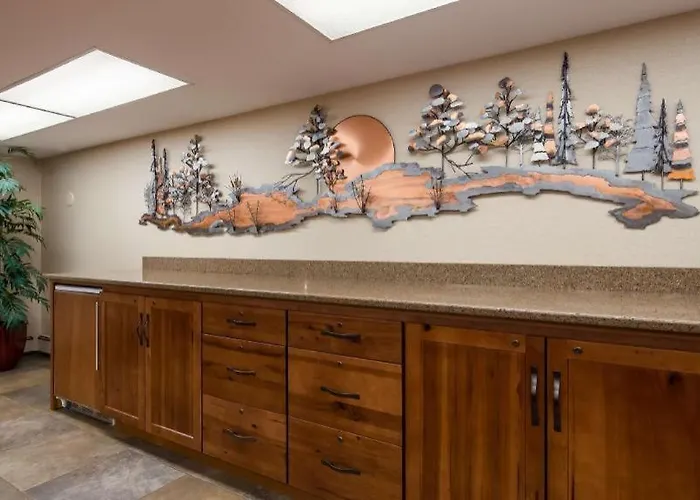 Quality Inn & Suites Detroit Lakes